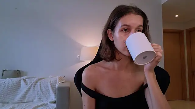 Snapshot of VanessaBayer2 chatting on December 27, 2024, 2:36 am VanessaBayer2 online show from December 27, 2024, 2:36 am