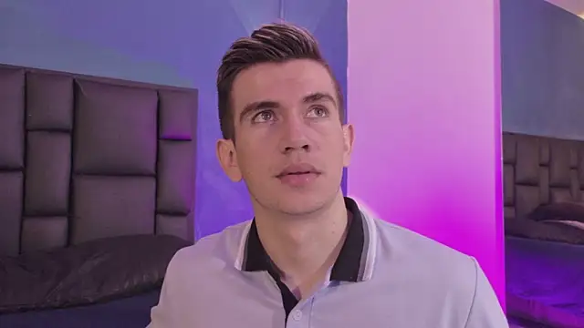 MikaelSlow online show from March 4, 2026, 3:56 am