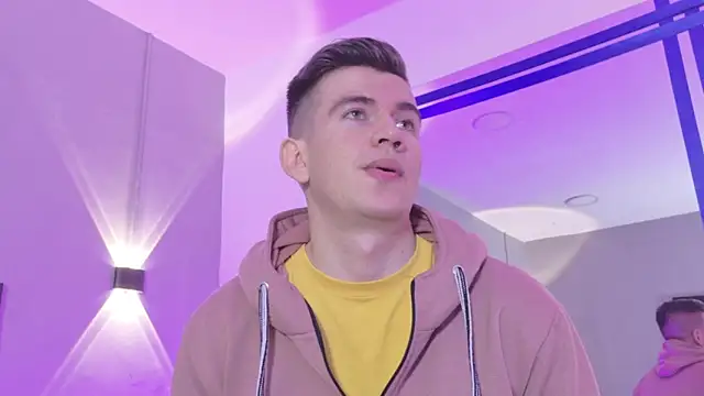 MikaelSlow online show from April 9, 2026, 3:50 am