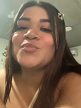 Snapshot of sienna_marie chatting on March 22, 2025, 5:52 pm sienna marie online show from March 22, 2025, 5:52 pm