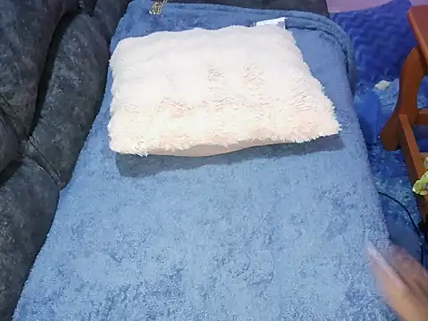 petitev online show from October 20, 2025, 4:24 am