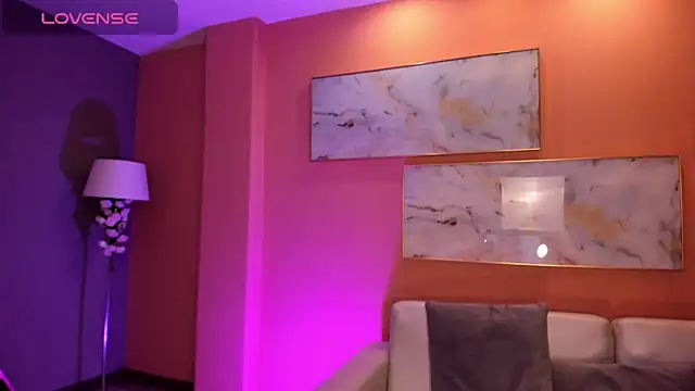 DonnaStonne online show from January 20, 2025, 7:25 pm