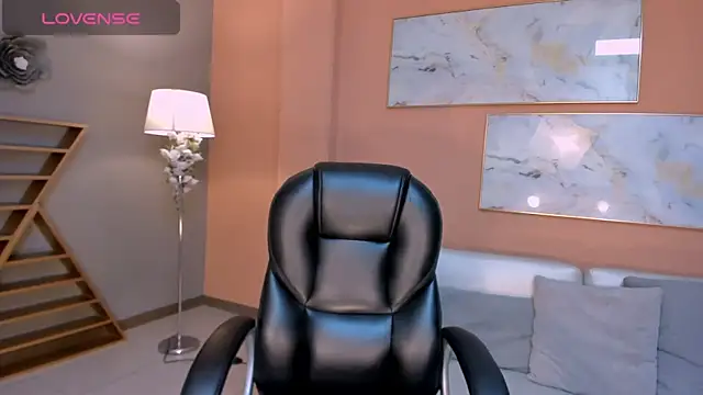 DonnaStonne online show from January 24, 2025, 7:07 pm