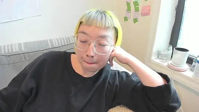 Snapshot of luxgray chatting on March 27, 2026, 9:03 pm luxgray online show from March 27, 2026, 9:03 pm