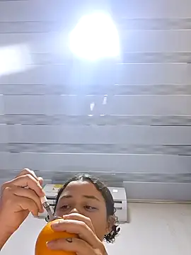 Liancy online show from February 27, 2026, 10:10 pm