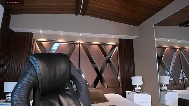 IsabellaaJoness online show from December 19, 2025, 11:06 am