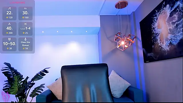 IsabellaaJoness online show from April 8, 2026, 11:43 am