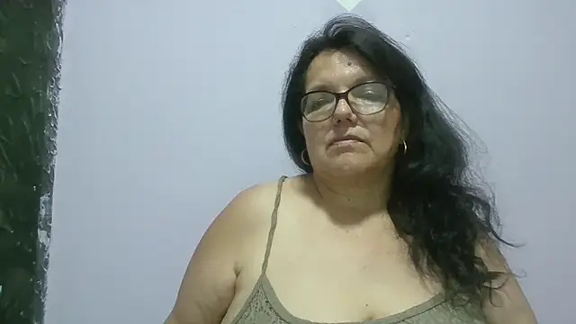 kassandra02 online show from April 14, 2026, 2:17 am