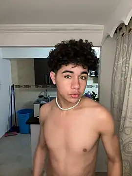 Snapshot of DavidfullOFlove chatting on February 5, 2026, 1:32 am DavidfullOFlove online show from February 5, 2026, 1:32 am