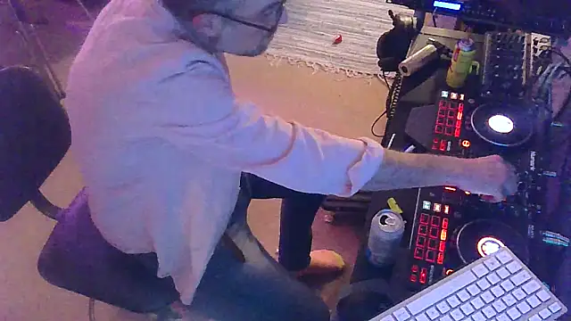 Snapshot of bibananaman chatting on December 9, 2024, 8:44 pm bibananaman online show from December 9, 2024, 8:44 pm