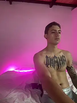 aliensexy online show from December 18, 2025, 2:50 am