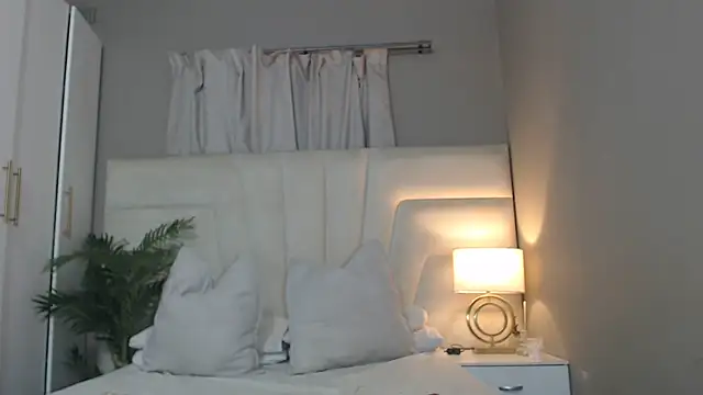 Snapshot of naughtyblackdolie chatting on October 25, 2025, 10:26 pm naughtyblackdolie online show from October 25, 2025, 10:26 pm