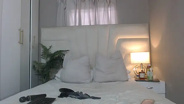 Snapshot of naughtyblackdolie chatting on December 4, 2025, 5:28 am naughtyblackdolie online show from December 4, 2025, 5:28 am