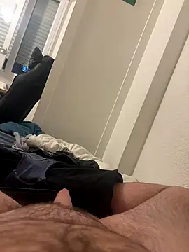 aquarium2345 online show from November 4, 2025, 4:50 pm