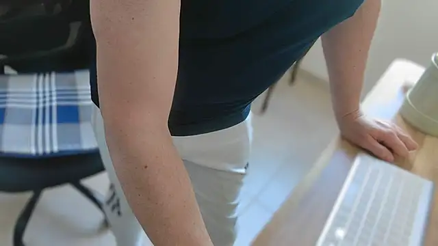 Snapshot of slzypvtpig chatting on February 25, 2026, 7:34 pm slzypvtpig online show from February 25, 2026, 7:34 pm