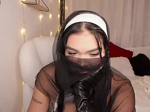 Daisy 20x  online show from October 20, 2025, 5:52 am