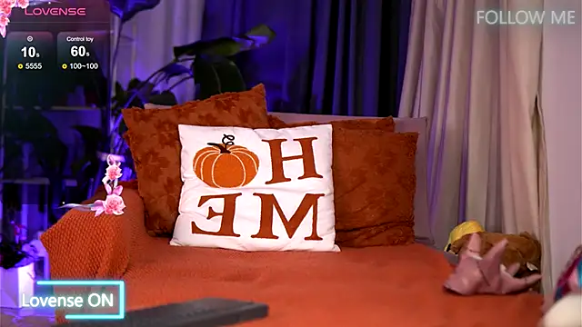 EmilyRaymont online show from November 21, 2025, 3:38 am