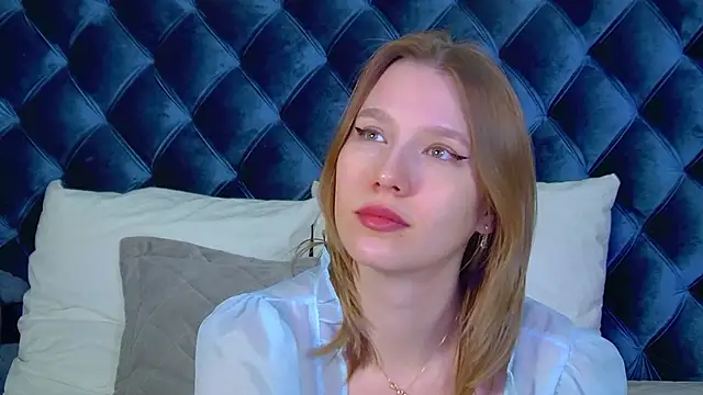 LiliLinn online show from February 20, 2026, 6:10 am