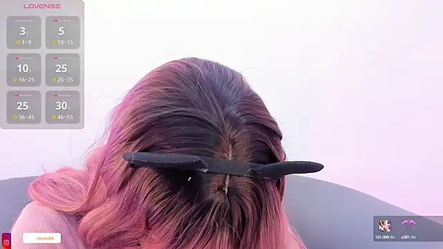 NinaInk online show from September 22, 2025, 1:57 pm