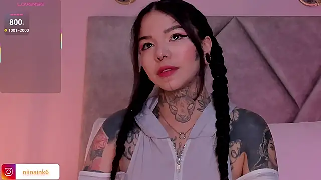 NinaInk online show from October 12, 2025, 3:00 pm