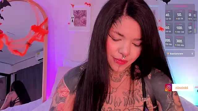 NinaInk online show from October 23, 2025, 12:04 pm