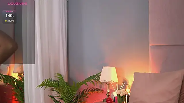 AlmaLuv online show from February 12, 2025, 10:24 am