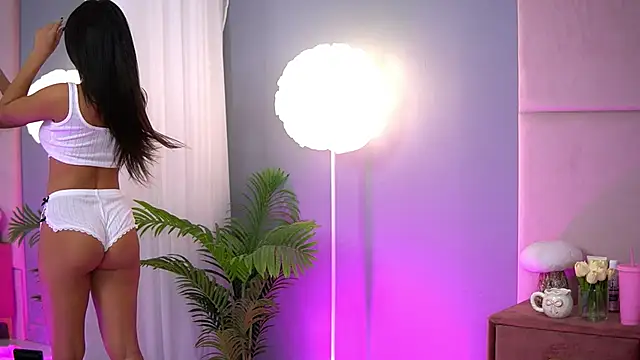 AlmaLuv online show from September 15, 2025, 3:50 am