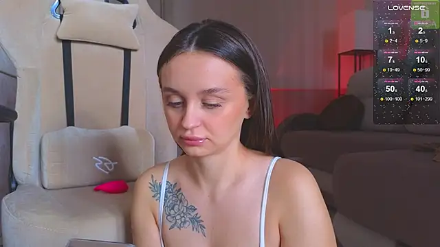 Snapshot of Katy_perry_ chatting on November 28, 2025, 5:43 am Katy perry online show from November 28, 2025, 5:43 am