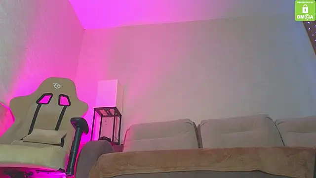 Katy perry  online show from December 5, 2025, 3:48 am