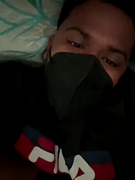 Snapshot of wildboy_simon chatting on November 22, 2025, 8:24 am wildboy simon online show from November 22, 2025, 8:24 am