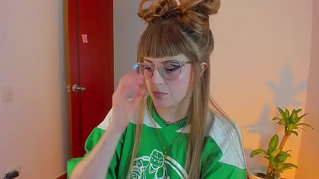 Snapshot of tekila__ chatting on February 10, 2026, 8:46 pm tekila online show from February 10, 2026, 8:46 pm