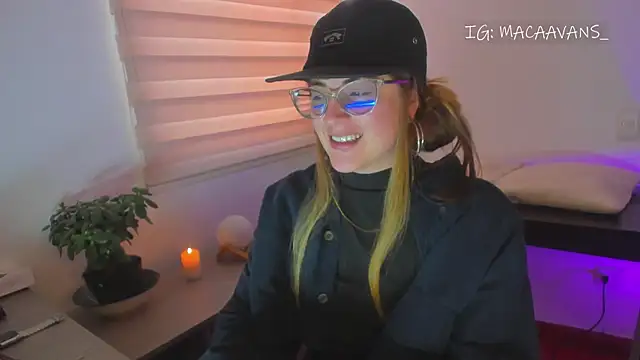 Snapshot of tekila__ chatting on March 26, 2026, 10:37 pm tekila online show from March 26, 2026, 10:37 pm