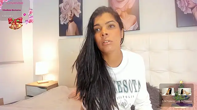 Sweetdreamses  online show from December 27, 2024, 3:26 pm