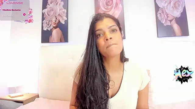 Sweetdreamses  online show from February 2, 2025, 12:46 pm