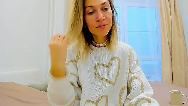 Snapshot of Mona_Cruz chatting on December 7, 2024, 6:10 am Mona Cruz online show from December 7, 2024, 6:10 am