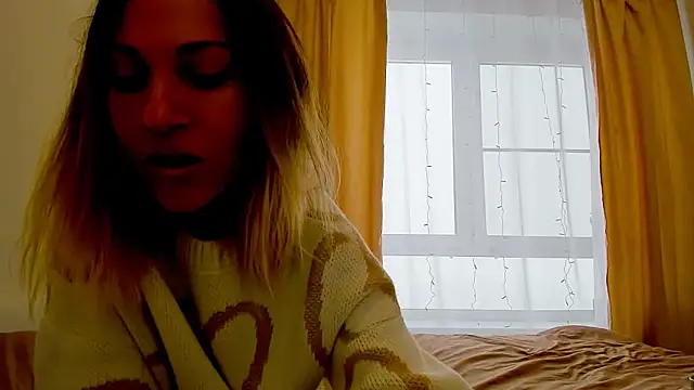 Snapshot of Mona_Cruz chatting on December 14, 2024, 8:23 am Mona Cruz online show from December 14, 2024, 8:23 am