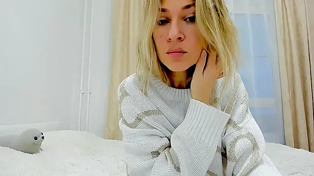 Snapshot of Mona_Cruz chatting on November 14, 2025, 4:44 am Mona Cruz online show from November 14, 2025, 4:44 am