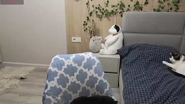 HermioneHHH online show from March 18, 2025, 6:04 pm