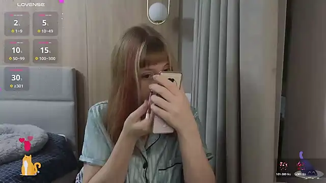 HermioneHHH online show from November 11, 2025, 8:09 pm