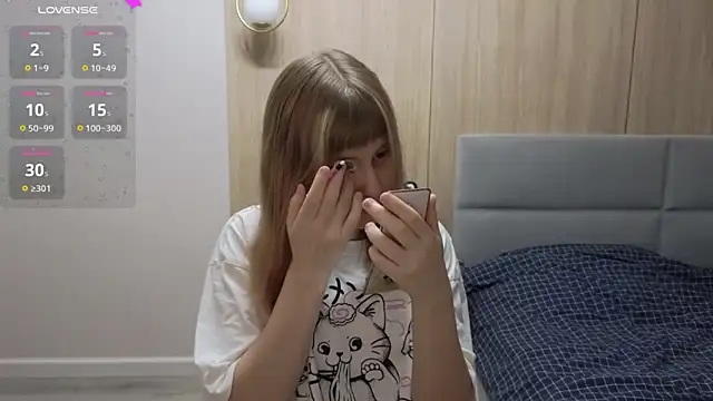 HermioneHHH online show from December 4, 2025, 6:05 pm