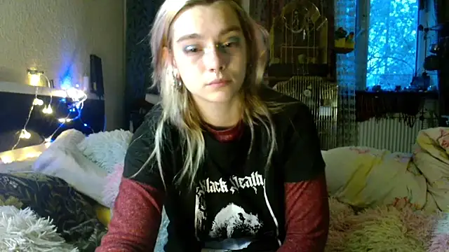 Sophie Bell online show from April 29, 2026, 5:06 pm