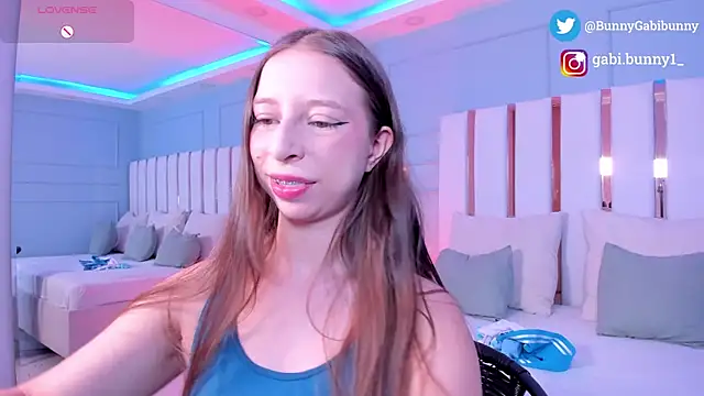 gabi bunny online show from July 17, 2026, 5:51 pm
