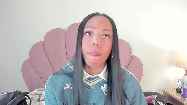 Nicole Paradise online show from October 31, 2025, 12:50 pm