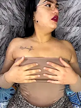 Cumming Tiffani online show from December 4, 2025, 1:09 pm