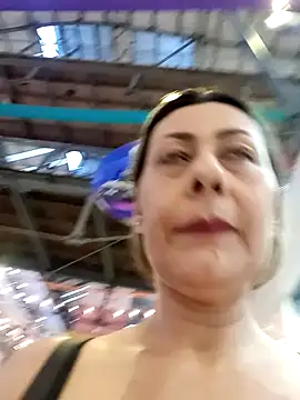 Mia-funny20 online show from February 4, 2025, 10:45 pm