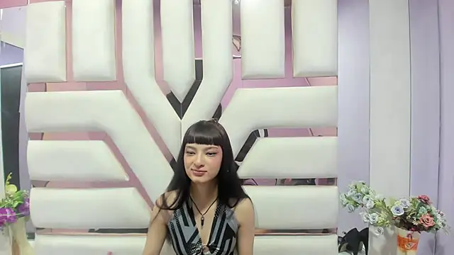 Snapshot of Aurora_18 chatting on December 9, 2024, 2:17 pm Aurora 18 online show from December 9, 2024, 2:17 pm