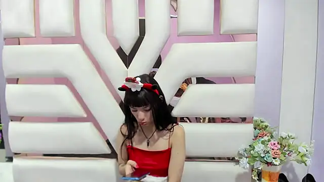 Snapshot of Aurora_18 chatting on December 14, 2024, 5:47 pm Aurora 18 online show from December 14, 2024, 5:47 pm