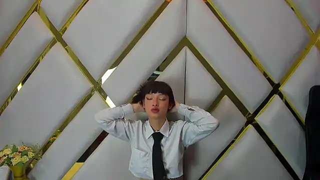 Snapshot of Aurora_18 chatting on December 20, 2024, 5:40 pm Aurora 18 online show from December 20, 2024, 5:40 pm