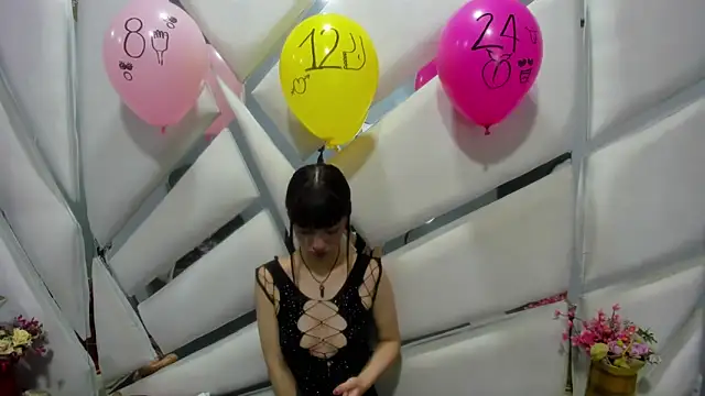 Snapshot of Aurora_18 chatting on December 28, 2024, 2:21 pm Aurora 18 online show from December 28, 2024, 2:21 pm