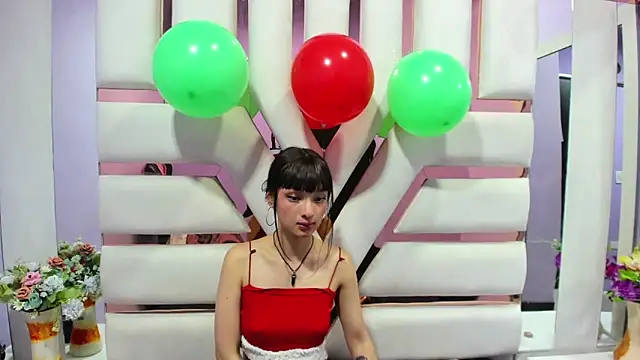 Snapshot of Aurora_18 chatting on December 31, 2024, 5:07 pm Aurora 18 online show from December 31, 2024, 5:07 pm